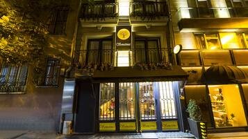 المنشأة من الخارج