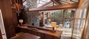 Luxury 6BR Spacious Fay Jones Home, Memphis