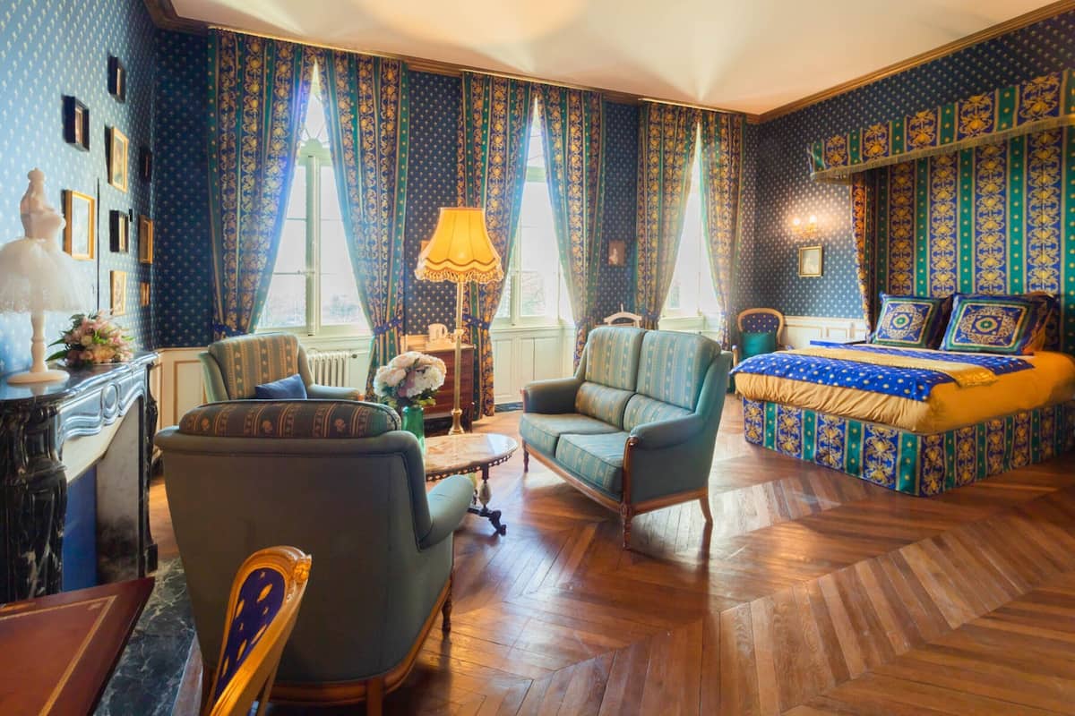 Chambre royale double | Literie de qualité, lit avec matelas Select Comfort, décor unique