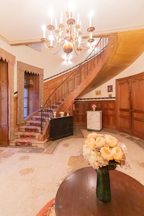 Interior entrance - Chateau du Hallay (Montaigu-Vendée)