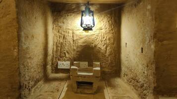 Rumah | Kamar mandi | Shower, pengering rambut, dan handuk