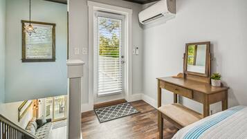 1 soverom, skrivebord, strykejern/-brett og wi-fi