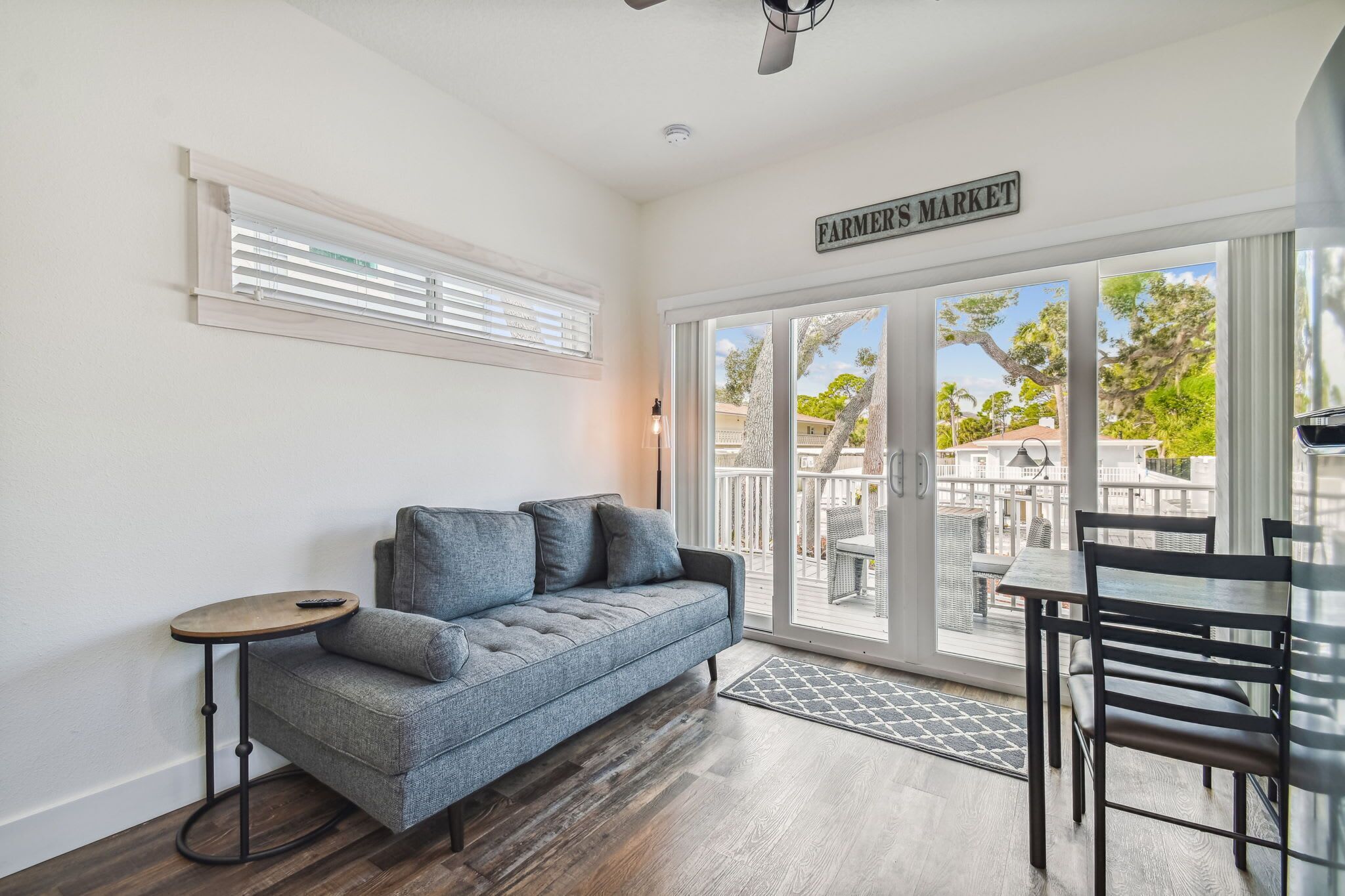 Télévision à écran plat