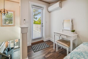 2 Schlafzimmer, Schreibtisch, Bügeleisen/Bügelbrett, WLAN