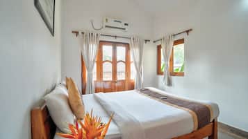Premium Studio Suite | 1 bedroom, laptop workspace, bed sheets