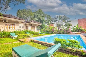 Outdoor pool - Casa De Royale- Boutique Resort (Sanguem)