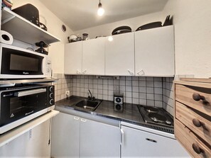 Fridge, microwave, oven