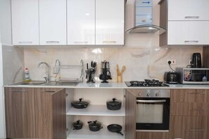 冰箱、微波炉、炉灶、茶具/咖啡用具