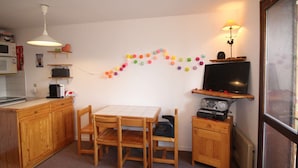 Unclassified image, 5 of 15, button - 2-Room Apartment with Balcony 400m from Slopes, Free Parking (Auris)
