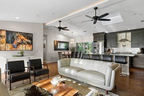 Smart TV, ping pong - Emerald Oasis - Old Town (Scottsdale)