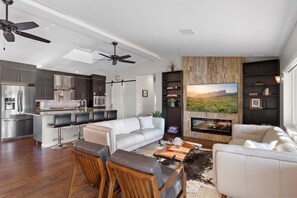 Smart-tv en een tafeltennistafel