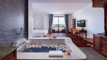 Junior Suite with Balcony | Premium bedding, minibar, in-room safe, desk