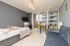 Spacious living area with full equipment.  - Warsaw | Kokoryczki 5 | Functional Studio | Desk (Warszawa)