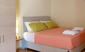1 Schlafzimmer, Schreibtisch, Bügeleisen/Bügelbrett, kostenloses WLAN