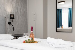 1 bedroom, iron/ironing board, WiFi, bed sheets - Modern Apartment | Balcony and Private Parking (Świnoujście)