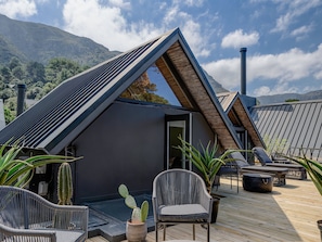 Maison Noir Deluxe Garden Room | Terrace/patio