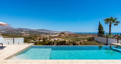 Villa Las Arenas with private heated pool