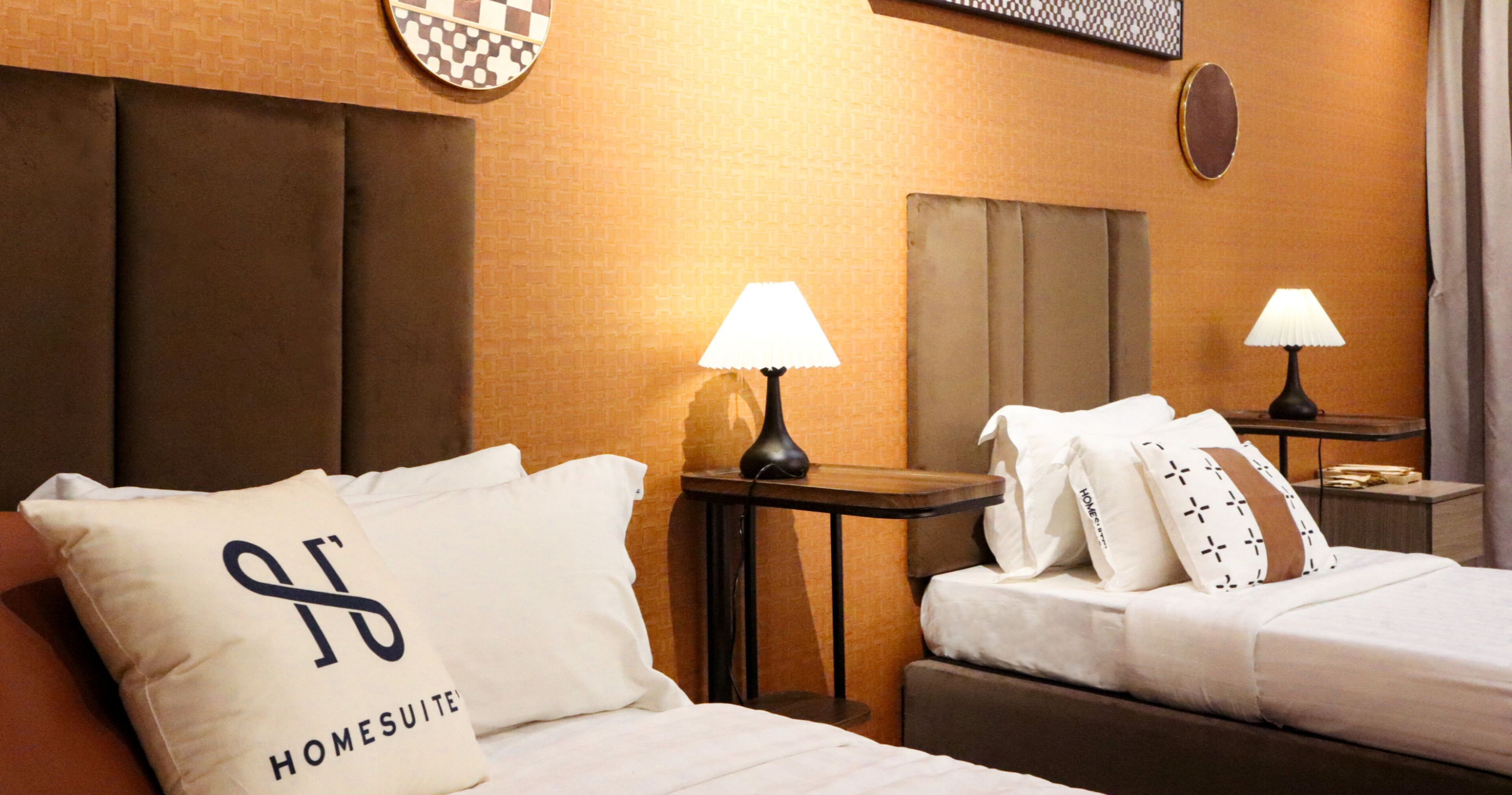 Decoración personalizada, muebles diferentes y escritorio 