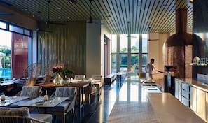 3 restaurants; breakfast, lunch, dinner and brunch served