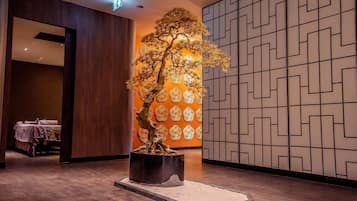 Couples treatment room(s), sauna, steam room, body treatments