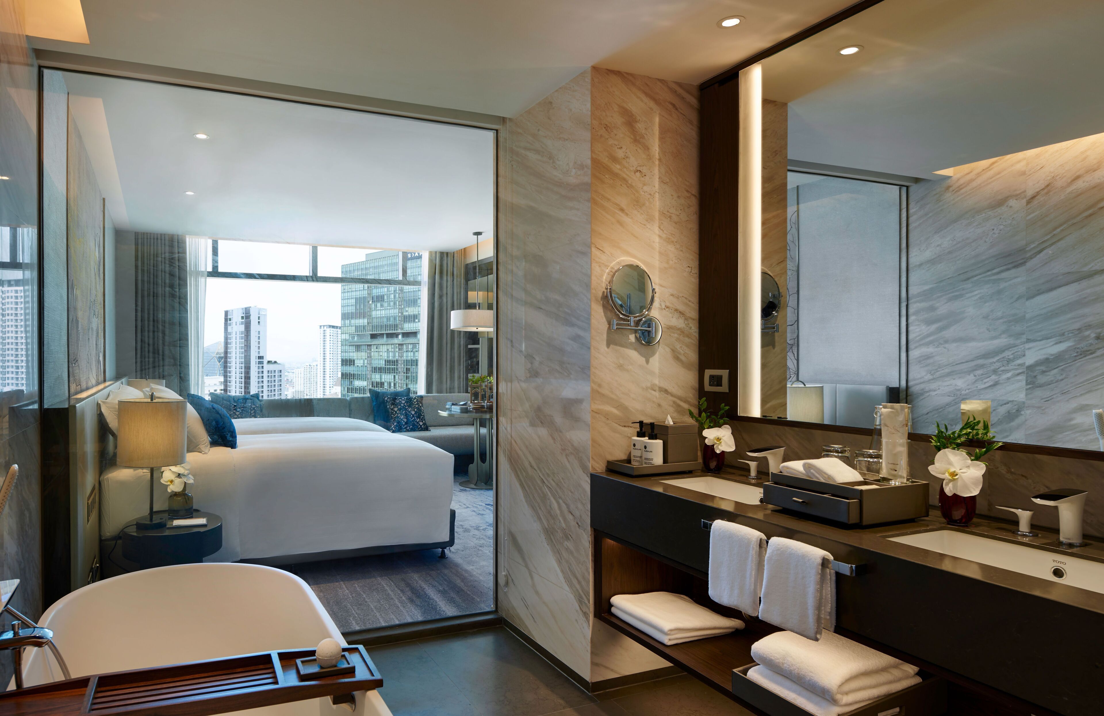 Club Twin Room | Premium bedding, down duvets, memory-foam beds, free minibar