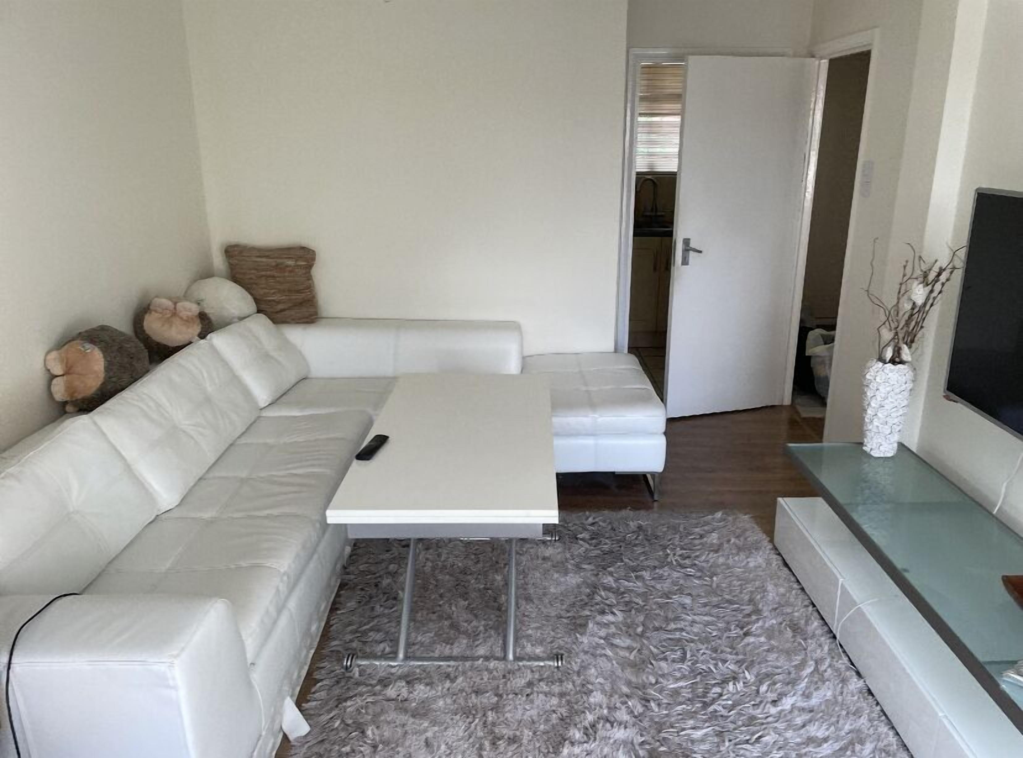 Huoneisto, 1 keskisuuri parisänky | Olohuone