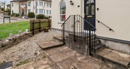 2 Old Talbot Cottages
