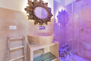 Shower, hair dryer - 2685 Maison Lavinia by Barbarhouse (Nardò)