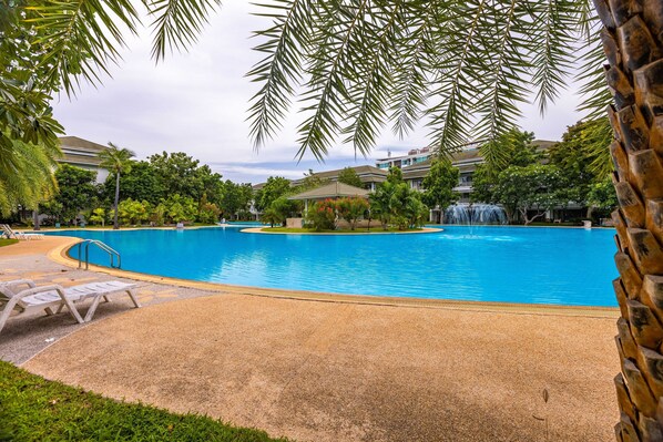 Outdoor pool - 4 BR Townhouse in Great Location BSS (Hua Hin)