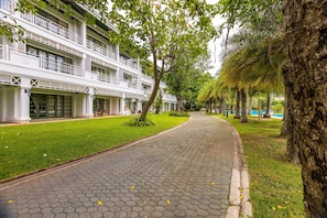 Front of property - 4 BR Townhouse in Great Location BSS (Hua Hin)