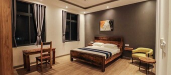 Glossy 1BR apartment w/wifi, gym & pool