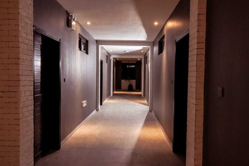 Glossy 1BR apartment w/wifi, gym & pool