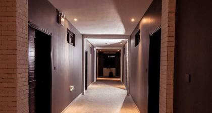 Glossy 1BR apartment w/wifi, gym & pool