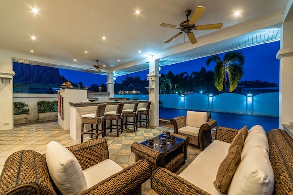 Comfort Villa | Terrace/patio