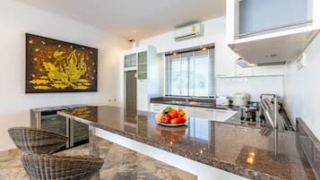 Comfort Villa | Private kitchen