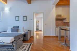 2 bedrooms, Internet
