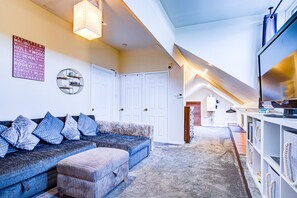 Apartment | Living area