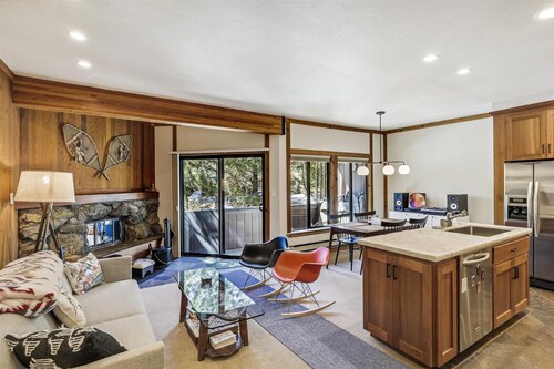 One Bedroom walking distance to Palisades Tahoe!