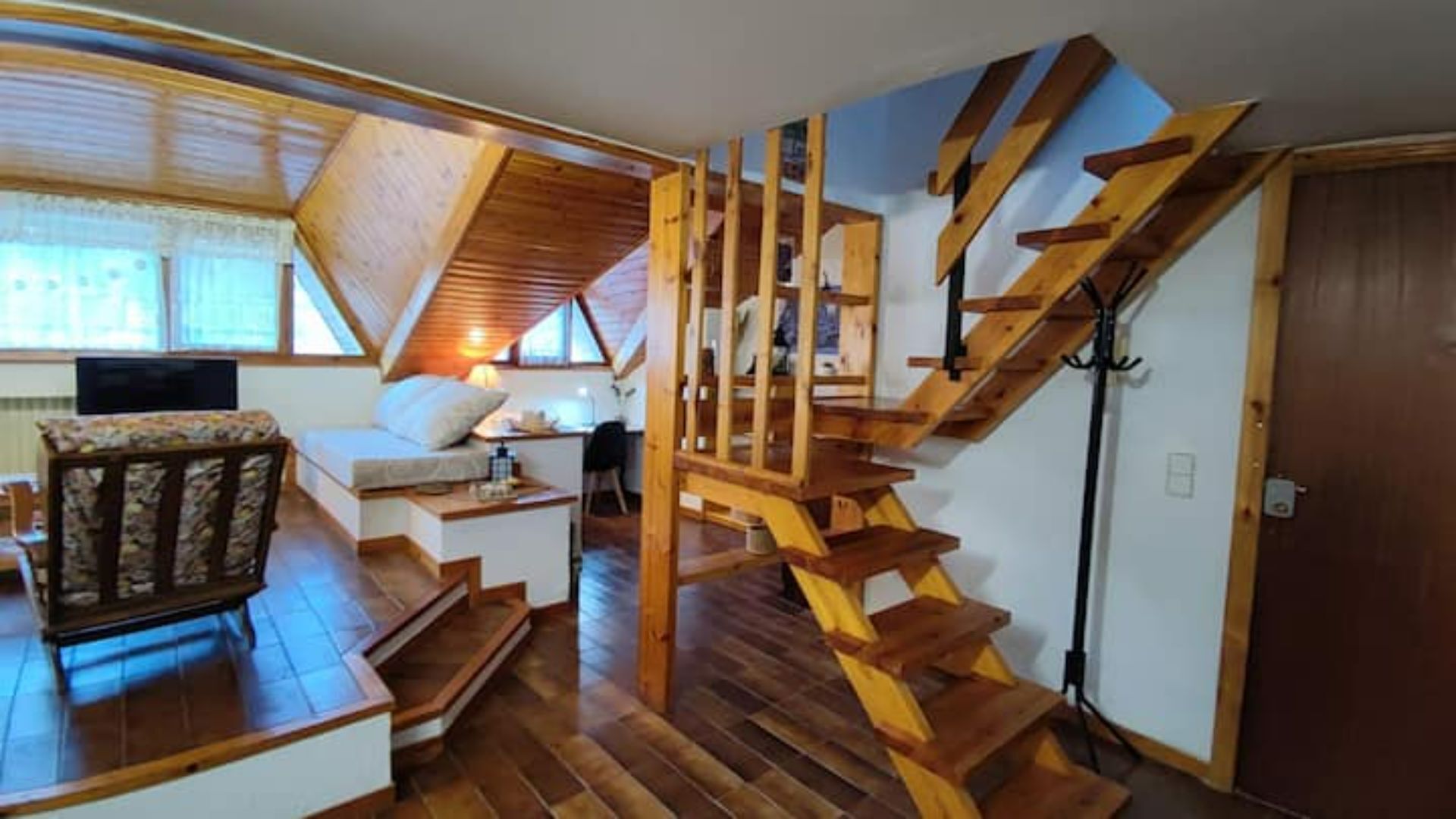 3 chambres, bureau, fer et planche à repasser, accès au Wi-Fi (inclus)