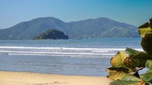 Beach - Raridade - Apt próx praia vista mar ar con (Ubatuba)