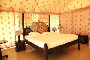 Tenda Mewah | Wi-Fi gratis dan seprai linen