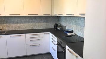 Réfrigérateur, micro-ondes, four, lave-vaisselle