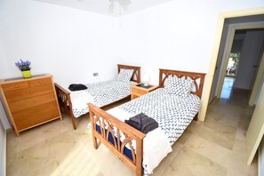 4 habitaciones, tabla de planchar con plancha y wifi gratis