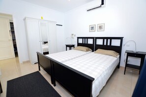 6 bedrooms, iron/ironing board, free WiFi, bed sheets
