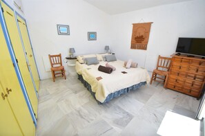 1 dormitorio, tabla de planchar con plancha, wifi gratis y ropa de cama