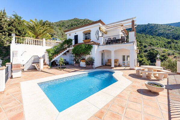 Pool - Villa with Stunning Views & Private Pool (Mijas Pueblo)
