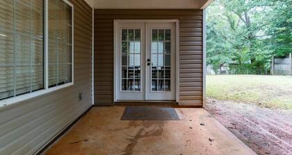 Desired premium location, minutes to everything!