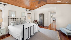 4 chambres, fer et planche à repasser, Wi-Fi gratuit, draps fournis