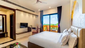 In-room safe, desk, iron/ironing board, free WiFi