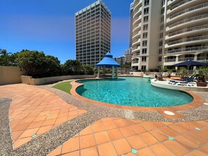 A heated pool - Modern 2 Bedroom Apartment (Surfers Paradise)